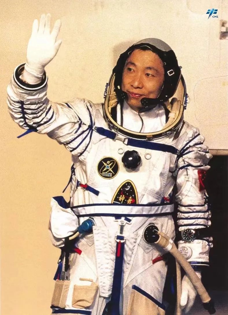 杨利伟.jpg